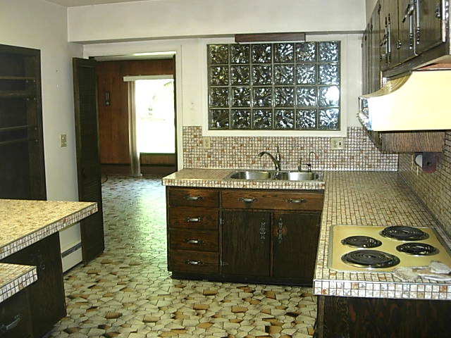 1310 Molitor Road Aurora, IL 60505 - Photo 12 of 25 Gallery Image 12