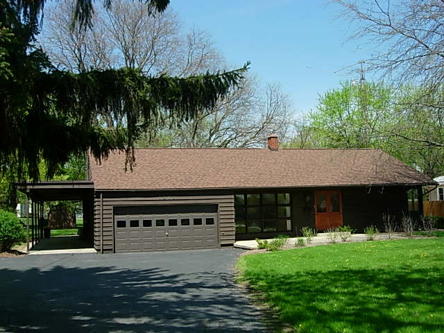 1310 Molitor Road Aurora, IL 60505 - Photo 3 of 25 Gallery Image 3