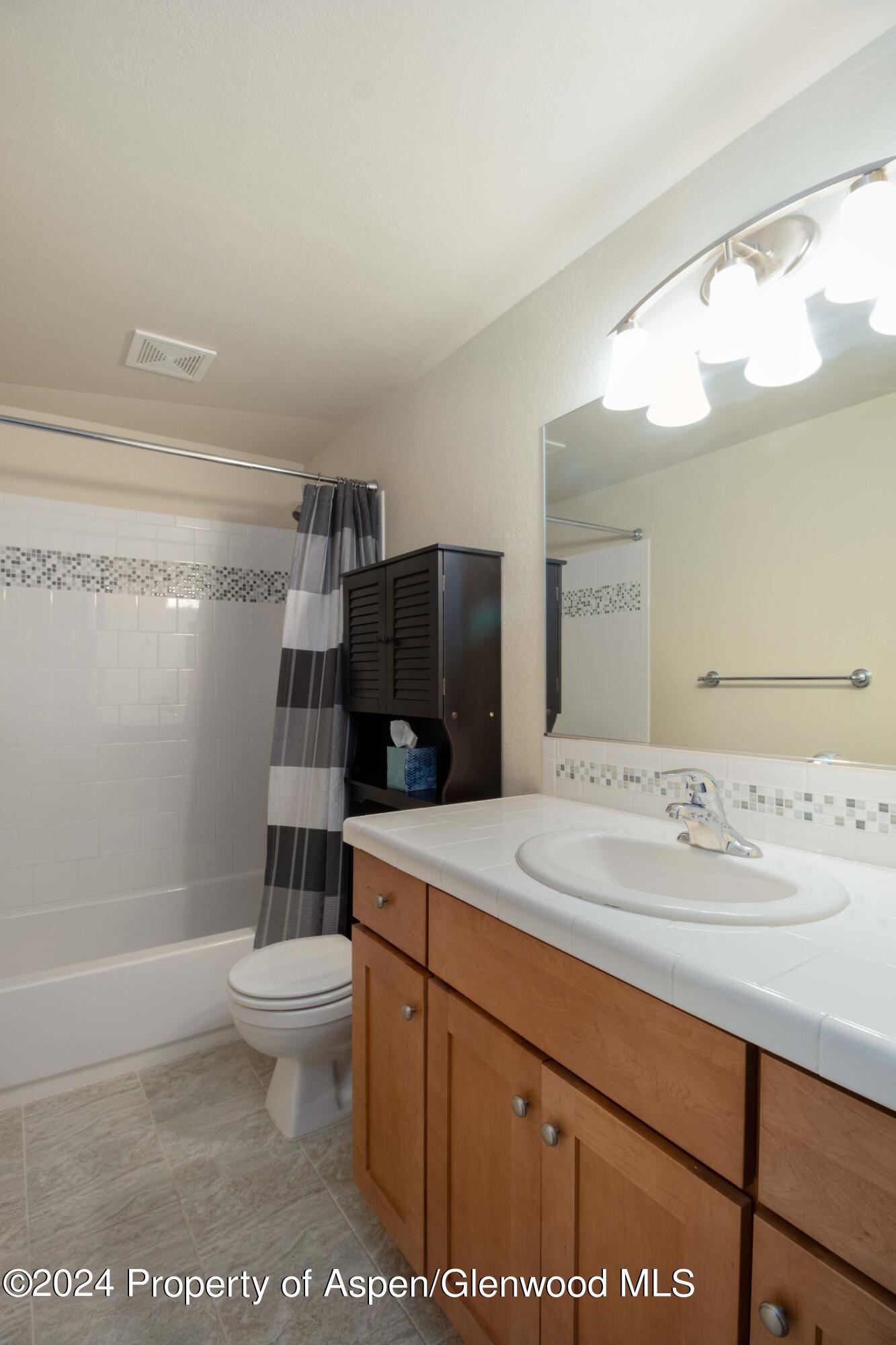 2703 West Avenue Rifle, CO 81650 - Photo 13 of 22 26