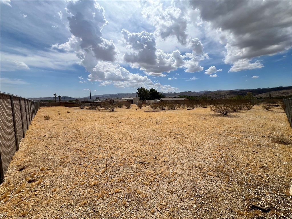 4828 Wren Road Joshua Tree, CA 92252 - Photo 23 of 36 Gallery Image 23