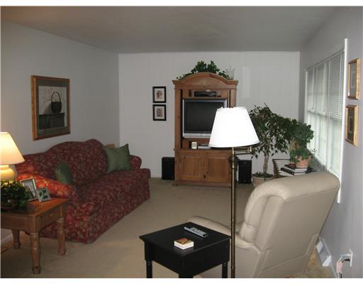 1083 Chaintown Road Scottdale, PA 15683 - Photo 9 of 14 Living Room.