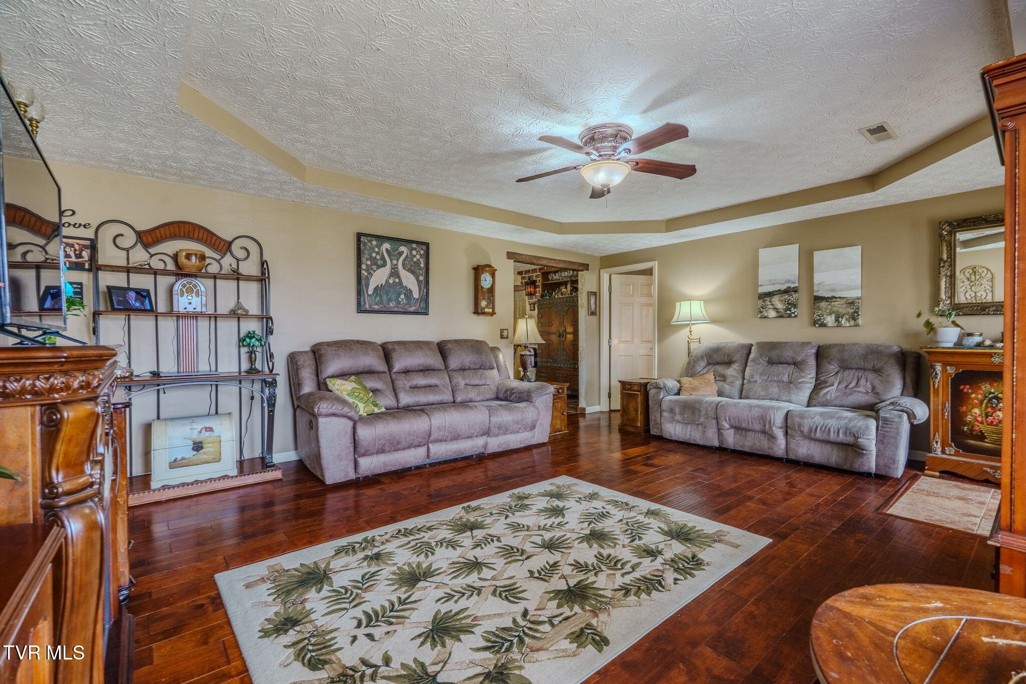 1705 Primrose Court Sevierville, TN 37862 - Photo 3 of 45 35-web-or-mls-_DSC1856-HDR