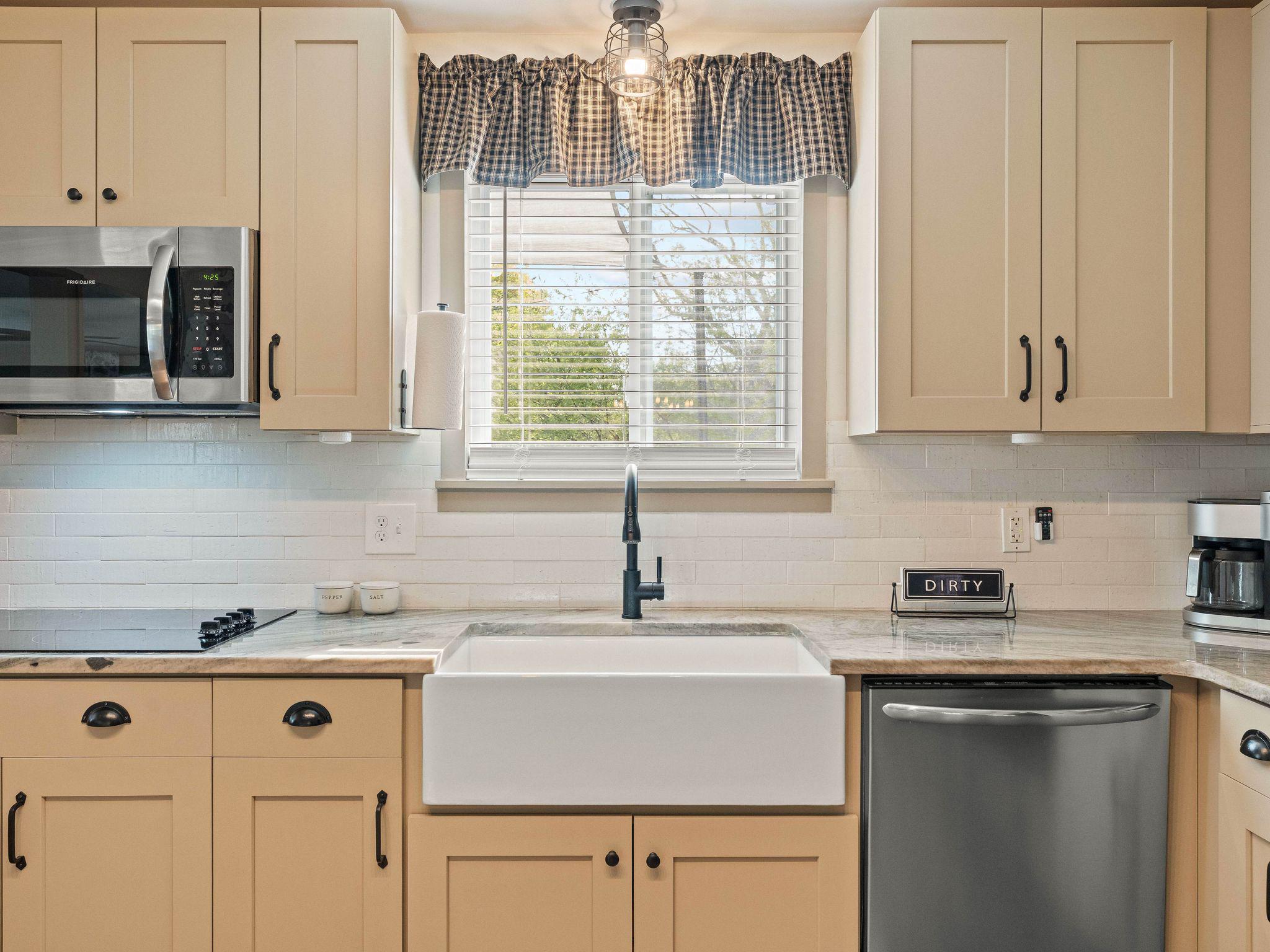 249 Jessups Mill Road Clarksboro, NJ 08020 - Photo 12 of 55 Oversized farmhouse sink.