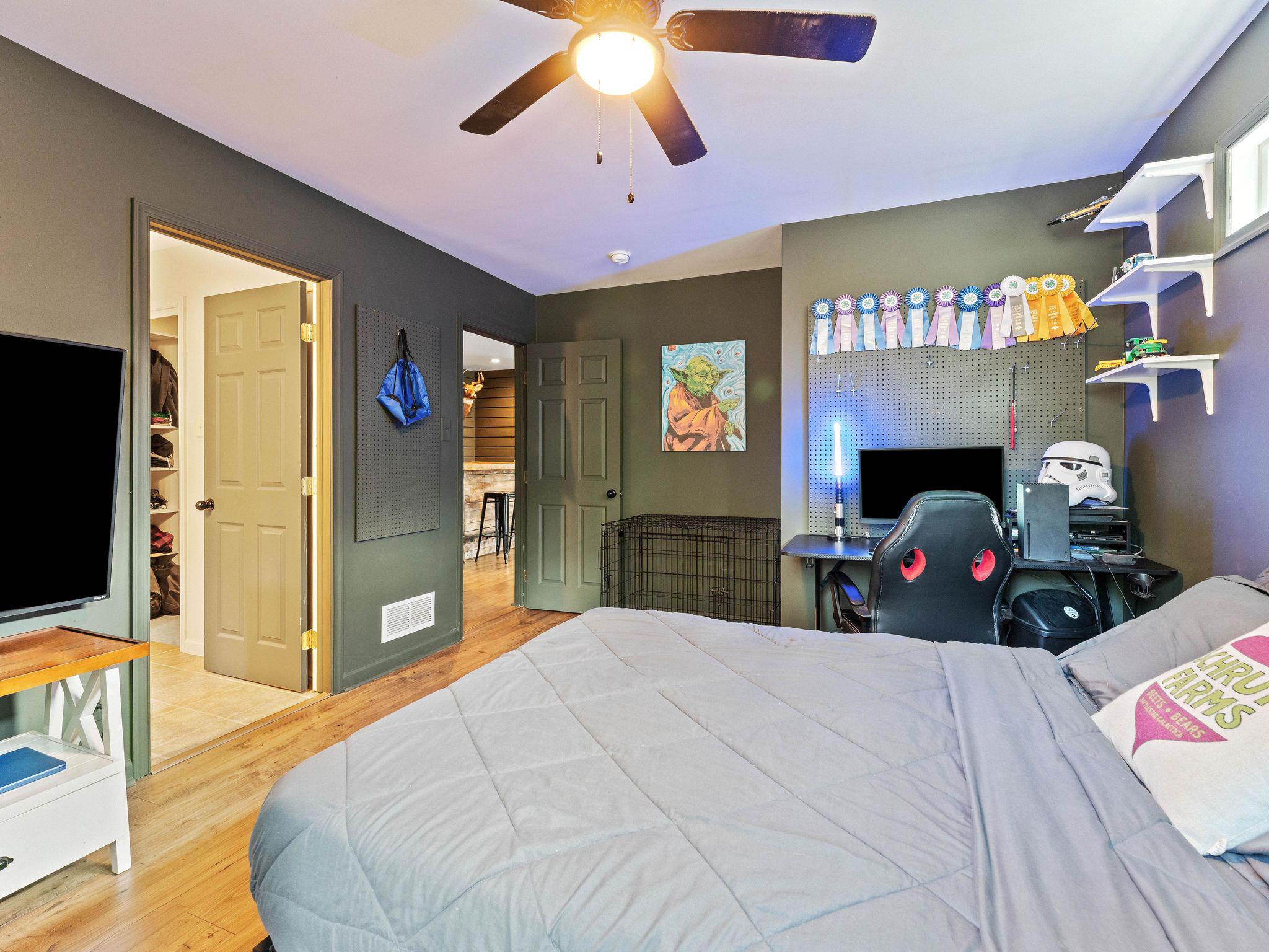 249 Jessups Mill Road Clarksboro, NJ 08020 - Photo 19 of 55 Main floor bedroom with walk in closet.