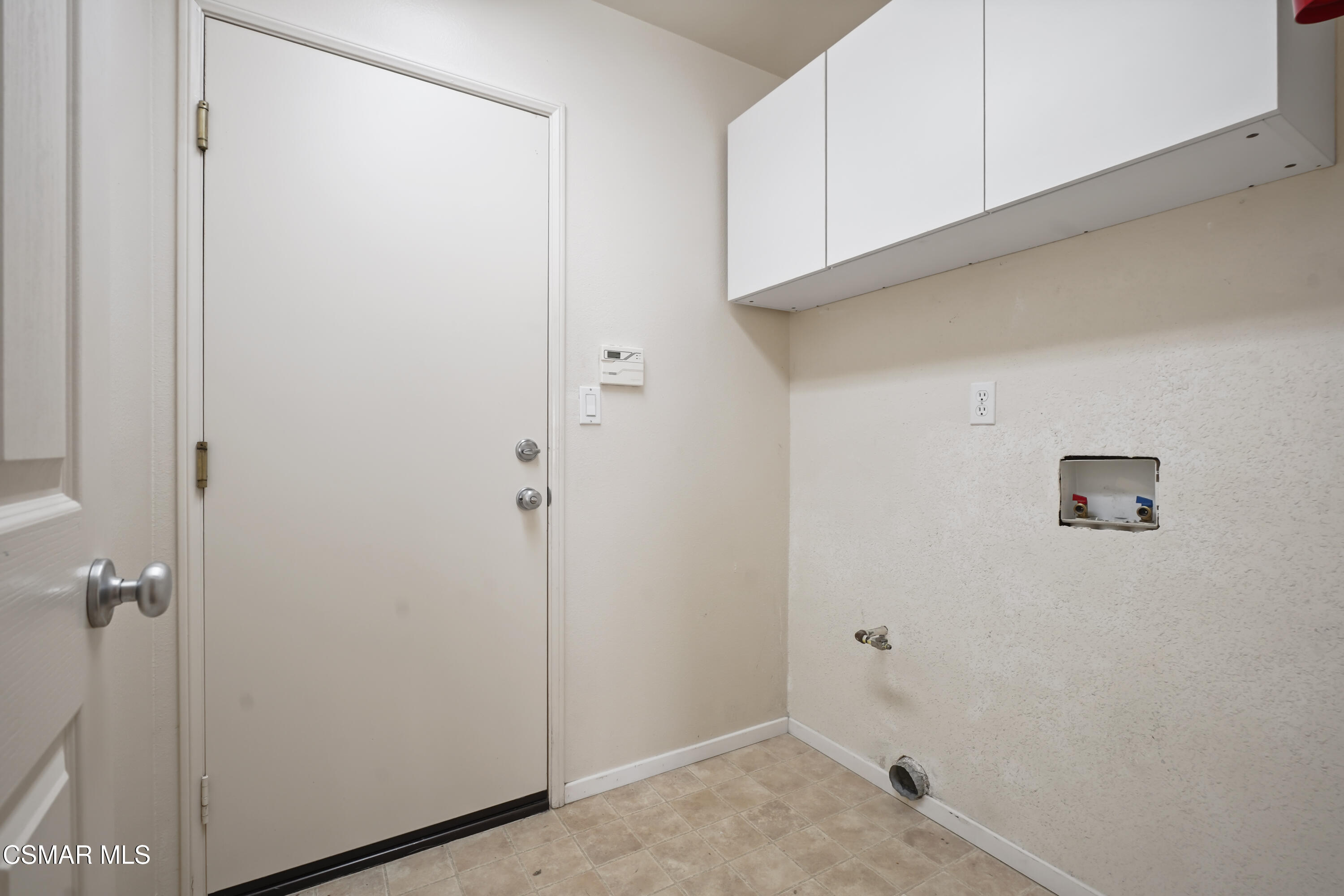 663 Novato Drive Oxnard, CA 93035 - Photo 35 of 40 a view of room