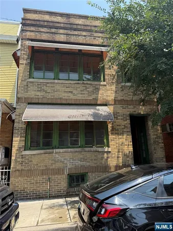 $600,000 | 414 40th Street, Union City, NJ 07087