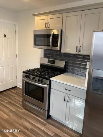 $1,800 | 4 Katherine Road, Unit 1, Colonie, NY 12205