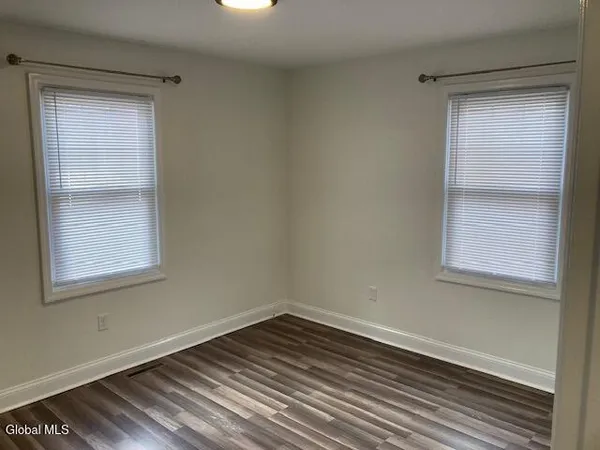 $1,800 | 4 Katherine Road, Unit 1, Colonie, NY 12205