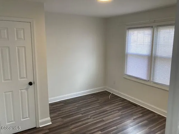 $1,800 | 4 Katherine Road, Unit 1, Colonie, NY 12205