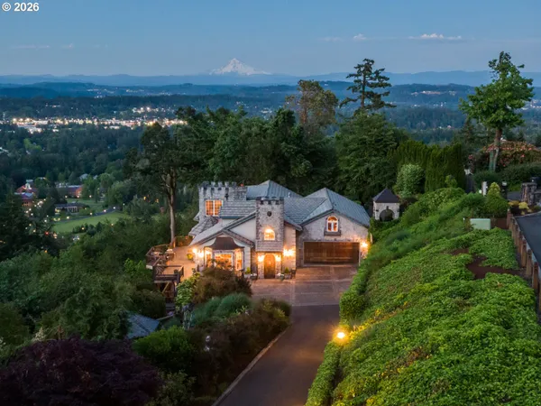 $2,395,000 | 1777 Skyland Drive, Lake Oswego, OR 97034