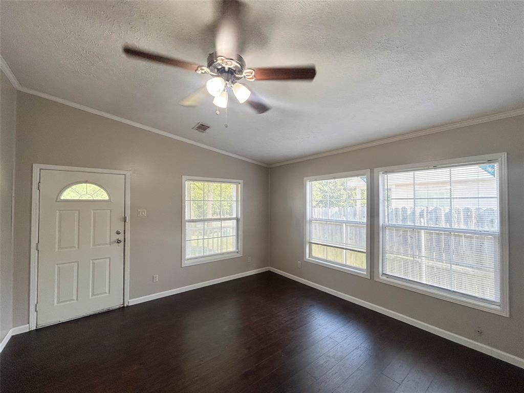 111 5 Points Road Waxahachie, TX 75165 - Photo 8 of 22 Gallery Image 8