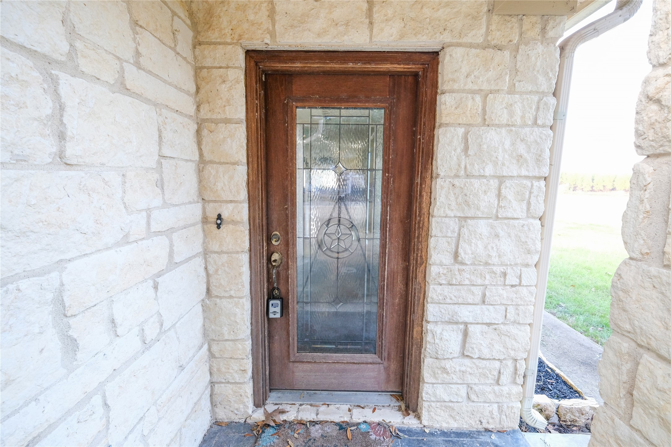 63 Lakeway Drive Trinity, TX 75862 - Photo 2 of 41