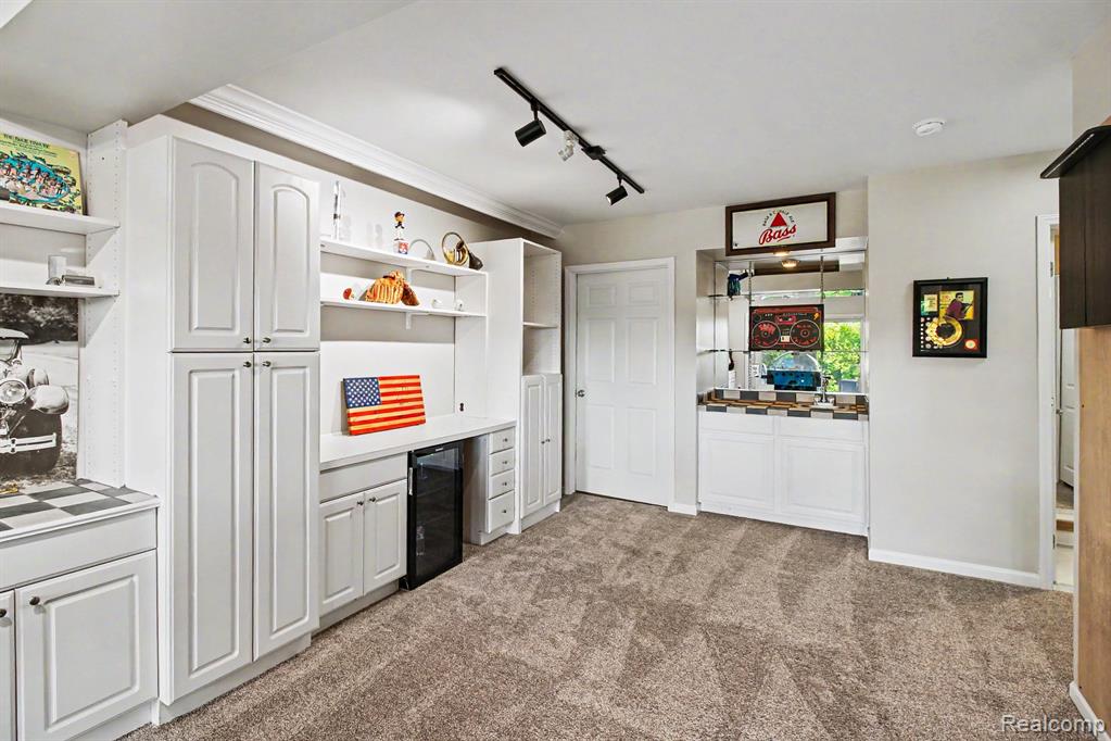 678 Summit Ridge Drive Milford, MI 48381 - Photo 16 of 28