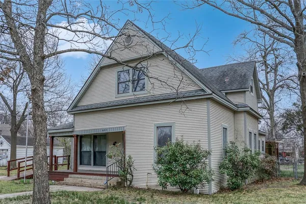 $200,000 | 401 West Maple Street, Whitewright, TX 75491