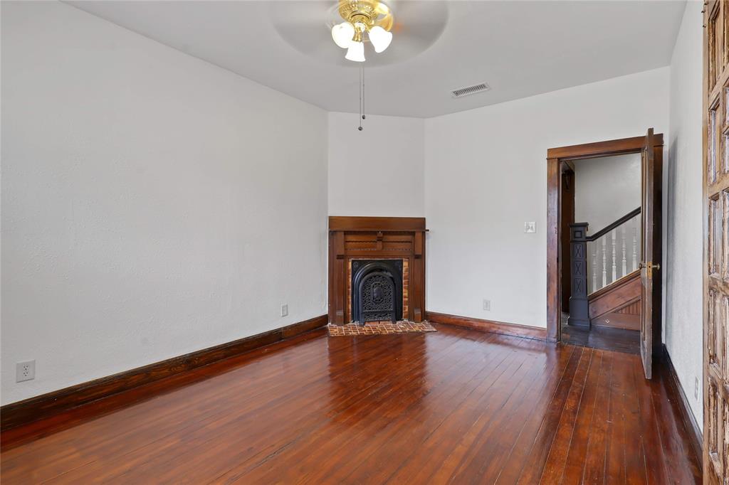 401 West Maple Street Whitewright, TX 75491 - Photo 6 of 31