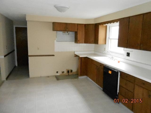 704 South Morrison Road Muncie, IN 47304 - Photo 4 of 13 Gallery Image 4