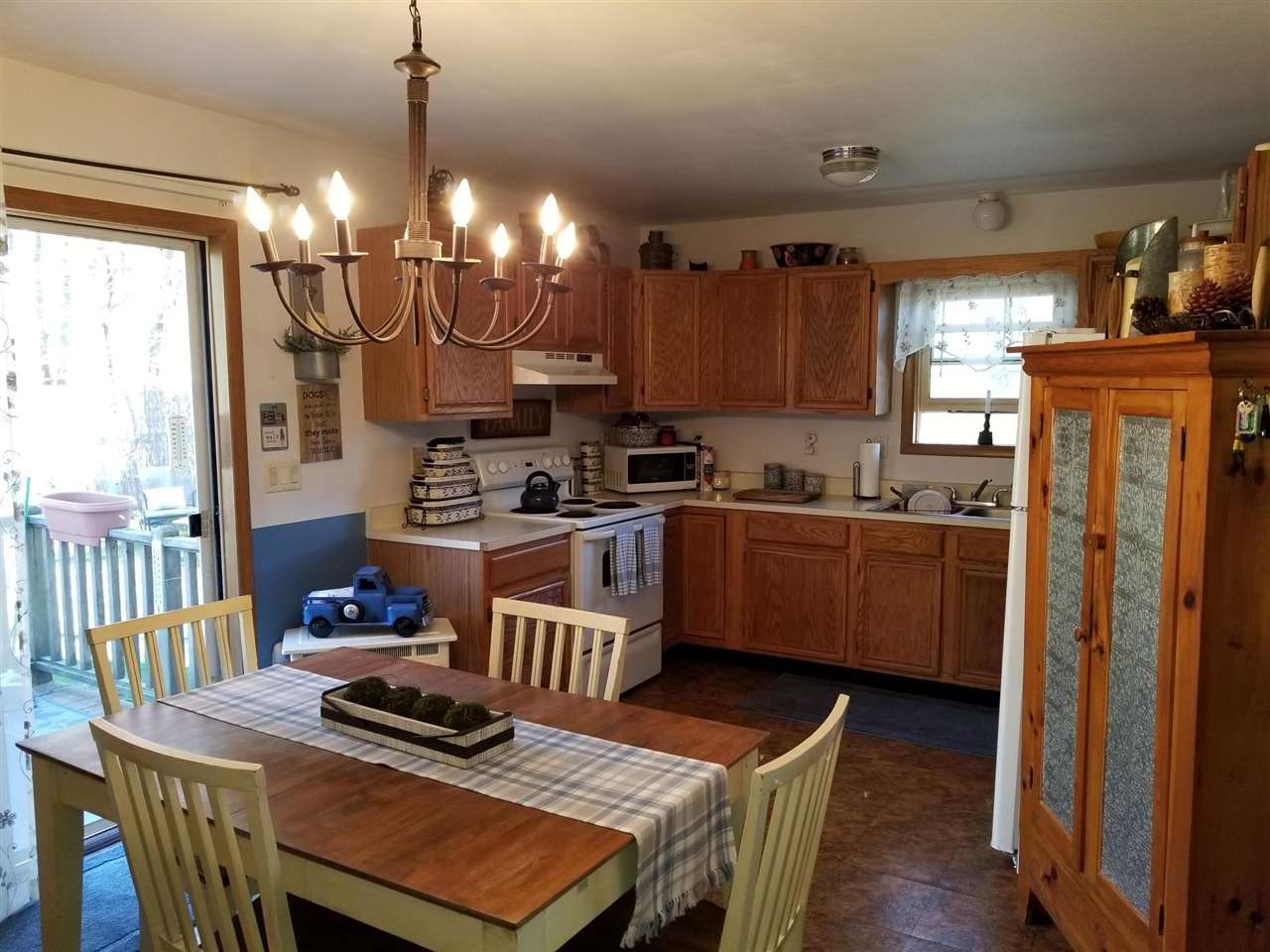 53 Kienia Road Hudson, NH 03051 - Photo 6 of 23