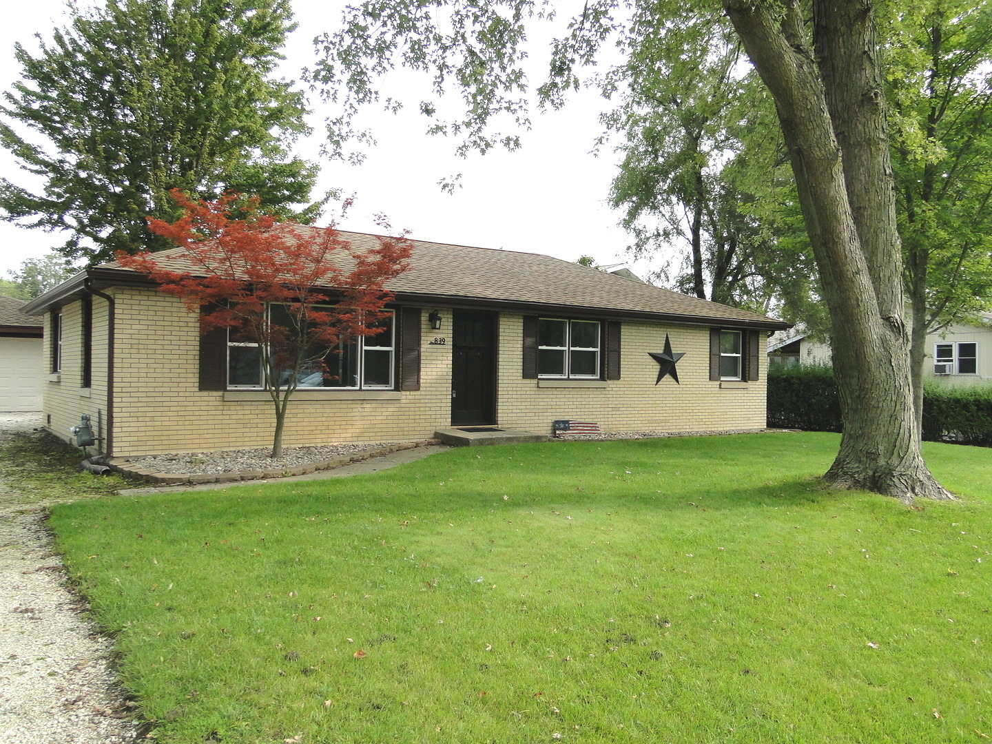 839 County Rd S 419 East Kankakee, IL 60901 - Photo 1 of 20 a view of a house with a backyard