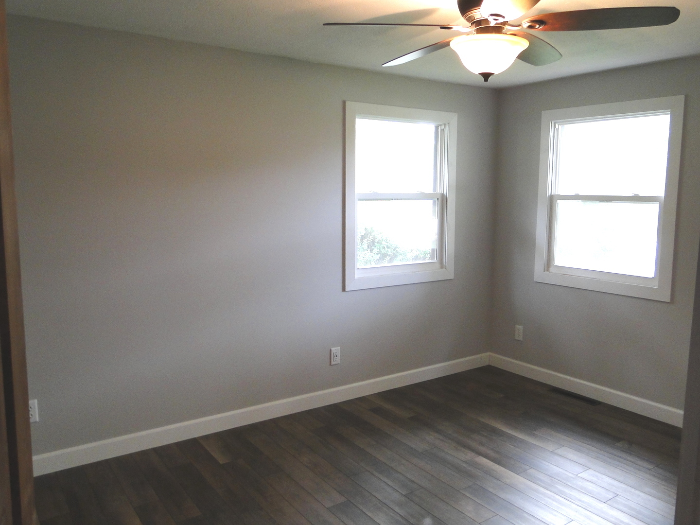 839 County Rd S 419 East Kankakee, IL 60901 - Photo 13 of 20 an empty room with a window