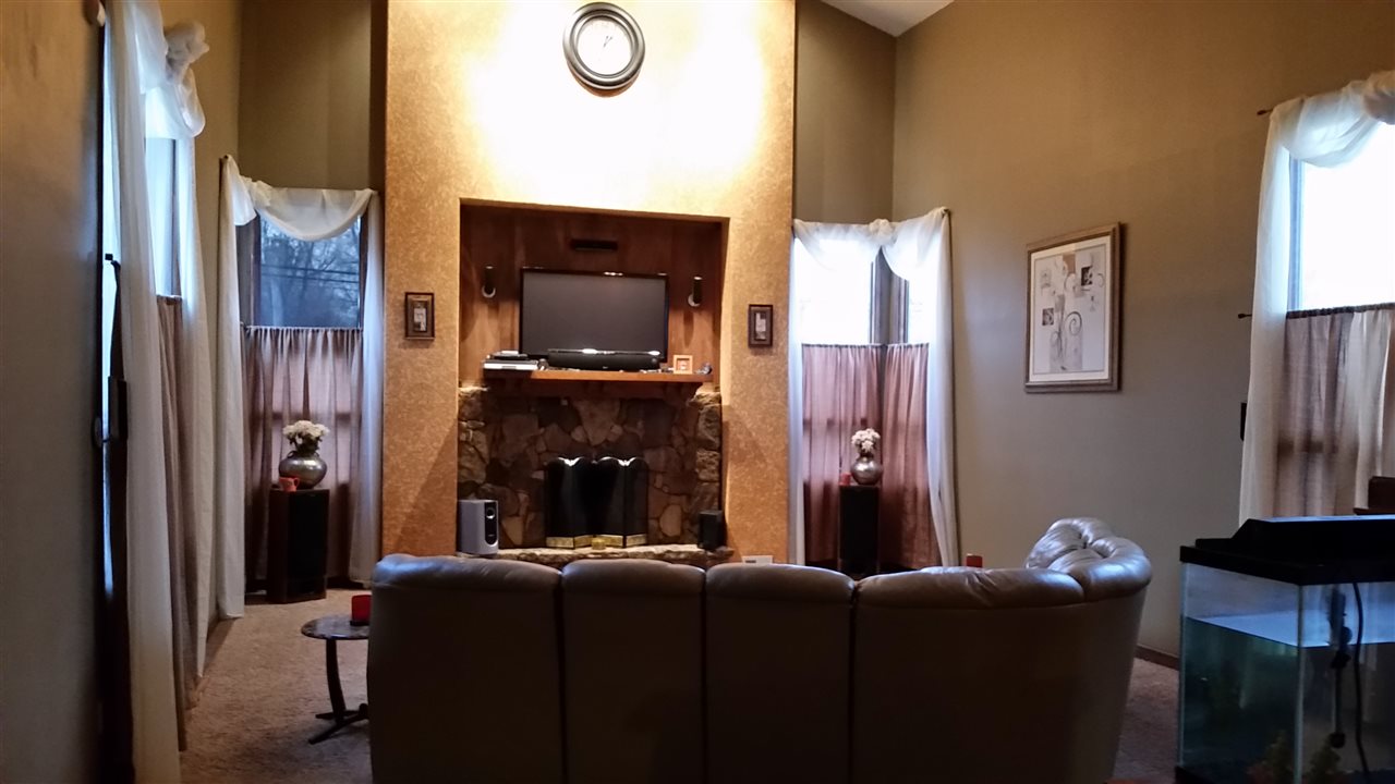 2325 East Tillman Road Fort Wayne, IN 46816 - Photo 4 of 25