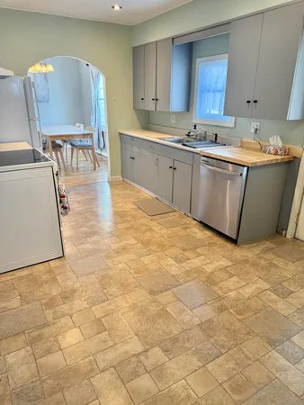 $117,900 | 362 St Thomas Street, Madawaska, ME 04756