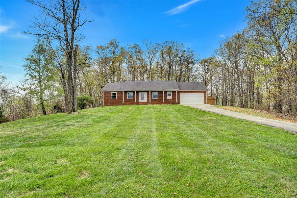 982 White Church Road Fincastle, VA 24090 - Photo 3 of 32 Home view