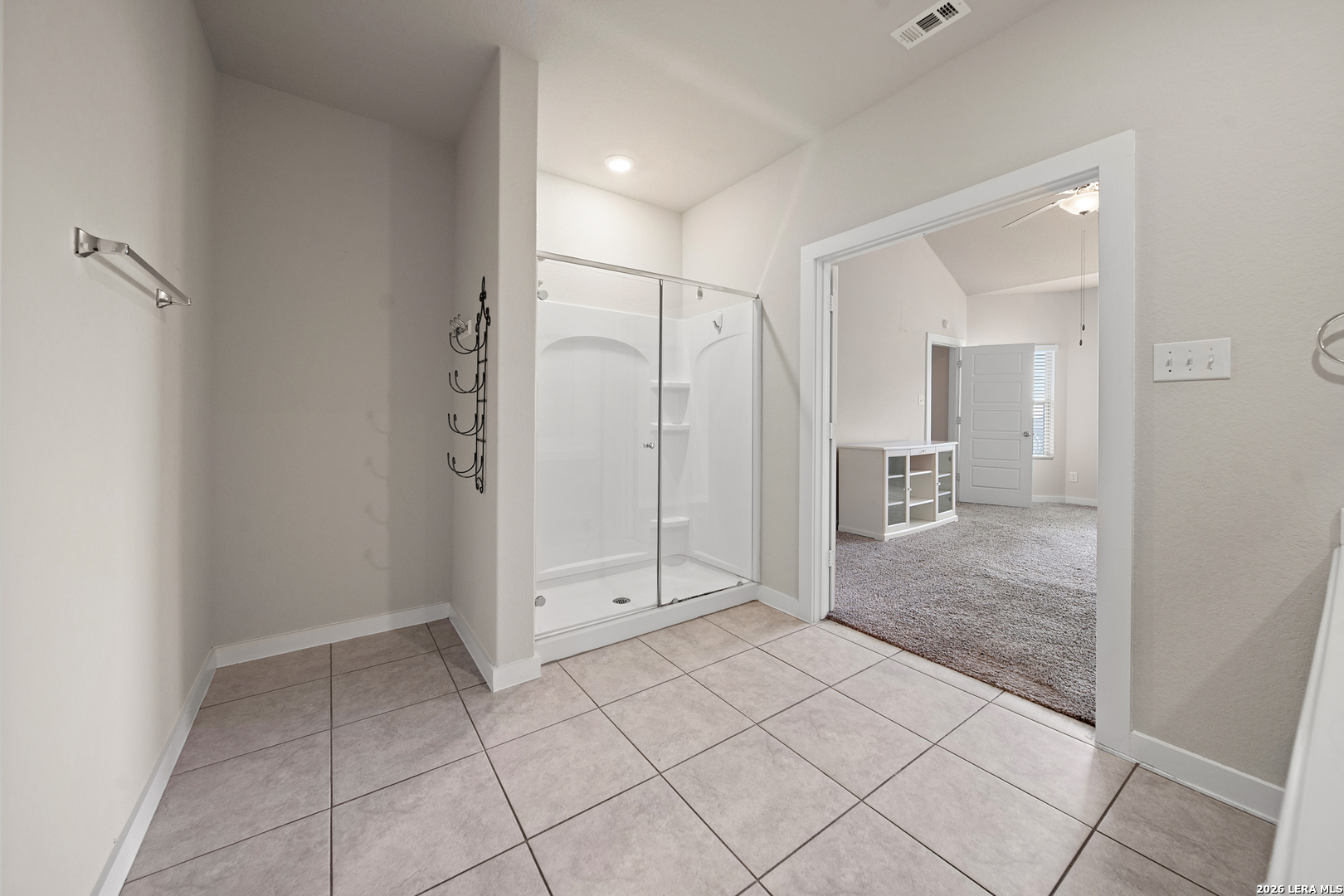 6914 Cetera Way Converse, TX 78109 - Photo 7 of 32 a view of a bathroom