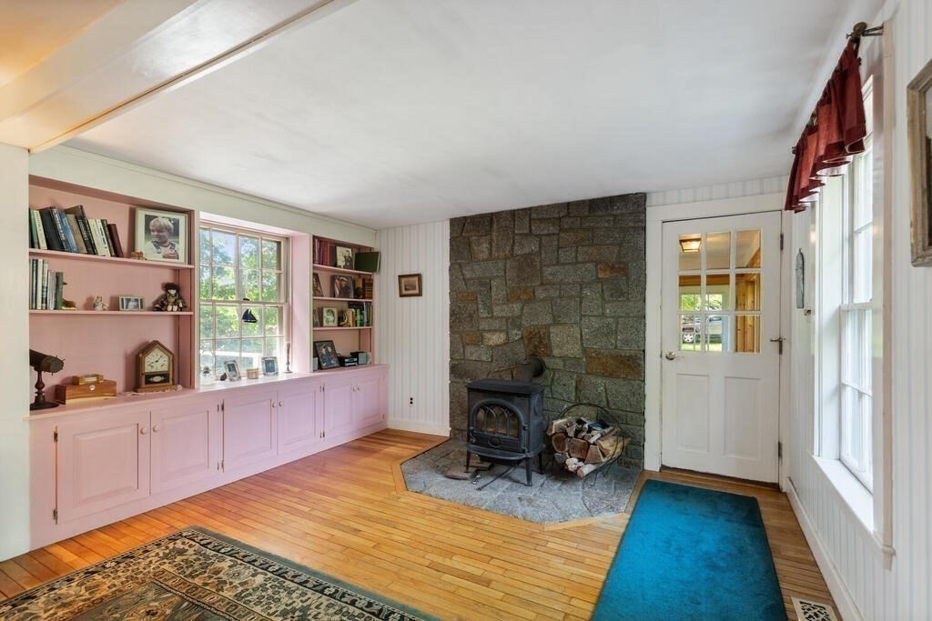 7 Tarr's Road Gloucester, MA 01930 - Photo 8 of 35 Gallery Image 8