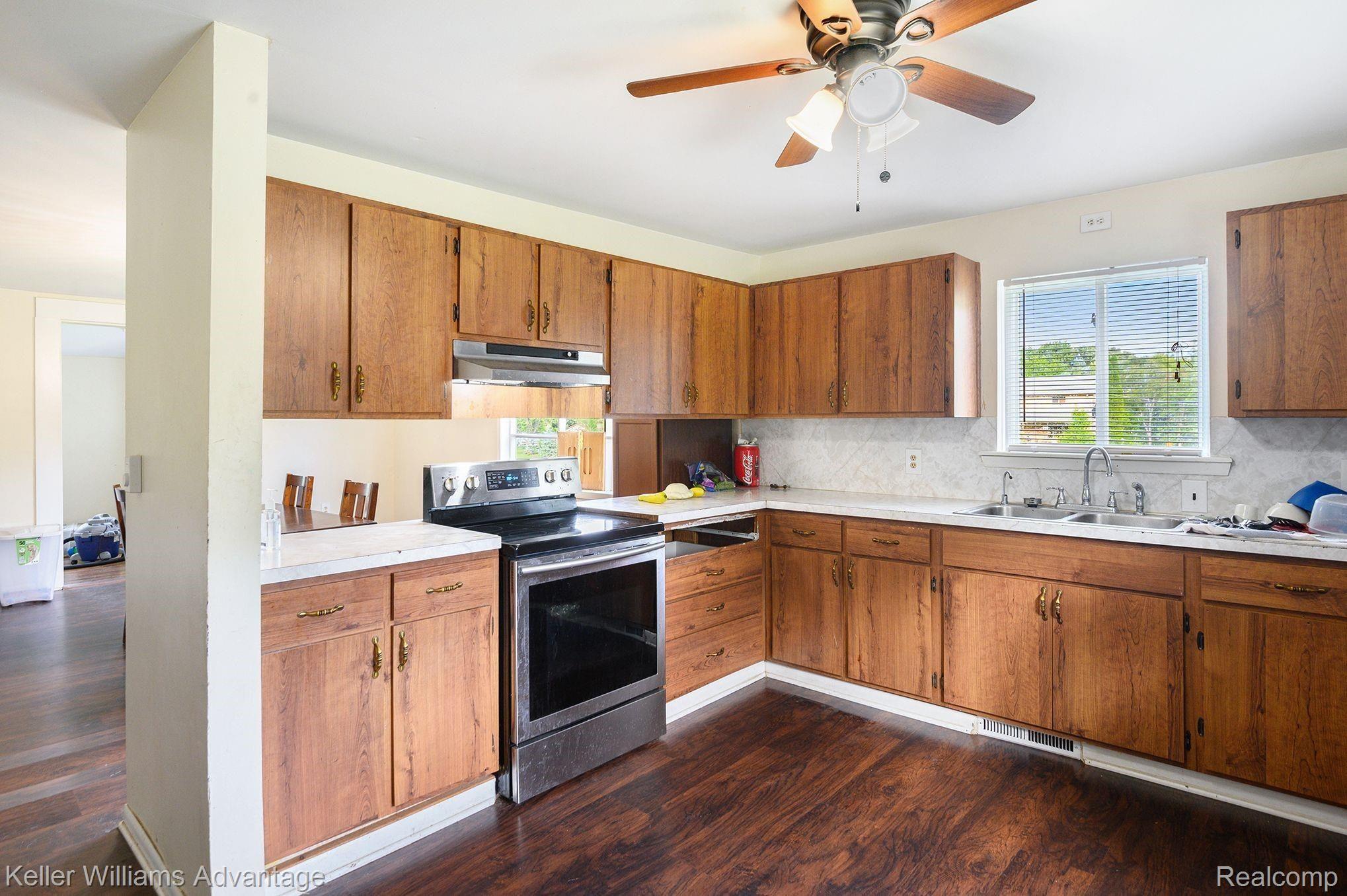 9898 South Lewis Road Millington, MI 48746 - Photo 7 of 20 Kitchen.jpeg