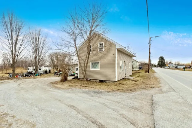 $99,900 | 2561 U.S. Rte 2, Alburgh, VT 05440