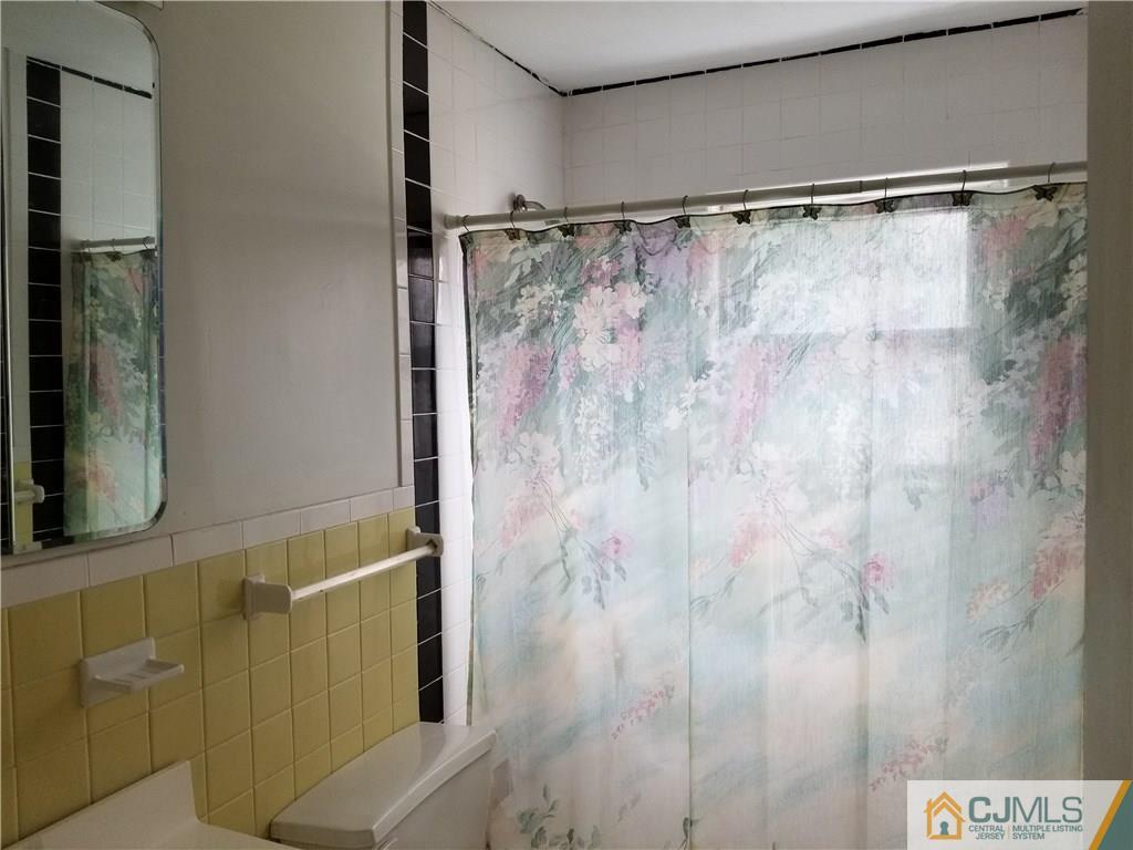 182 Evergreen Road, Unit 16A Edison, NJ 08837 - Photo 12 of 17 Gallery Image 12
