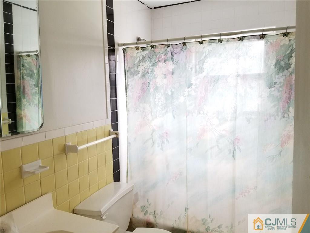 182 Evergreen Road, Unit 16A Edison, NJ 08837 - Photo 13 of 17 Gallery Image 13