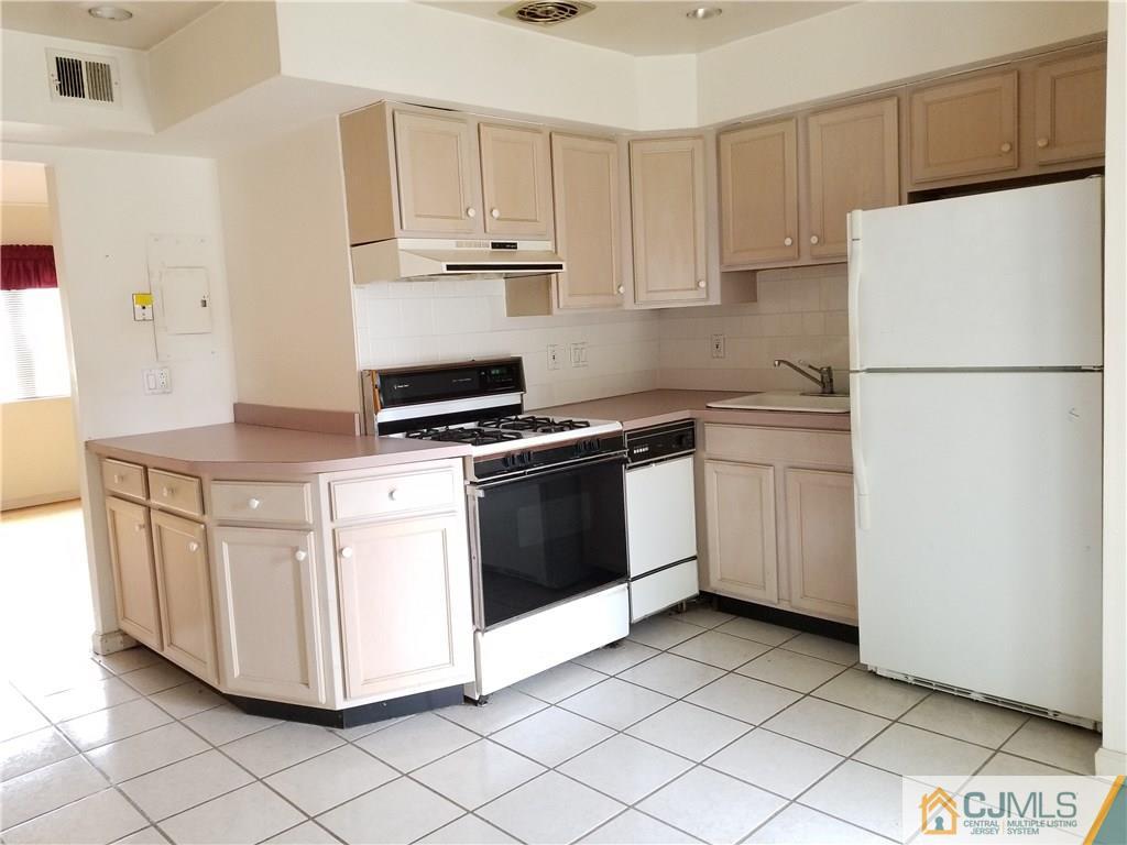 182 Evergreen Road, Unit 16A Edison, NJ 08837 - Photo 7 of 17 Gallery Image 7
