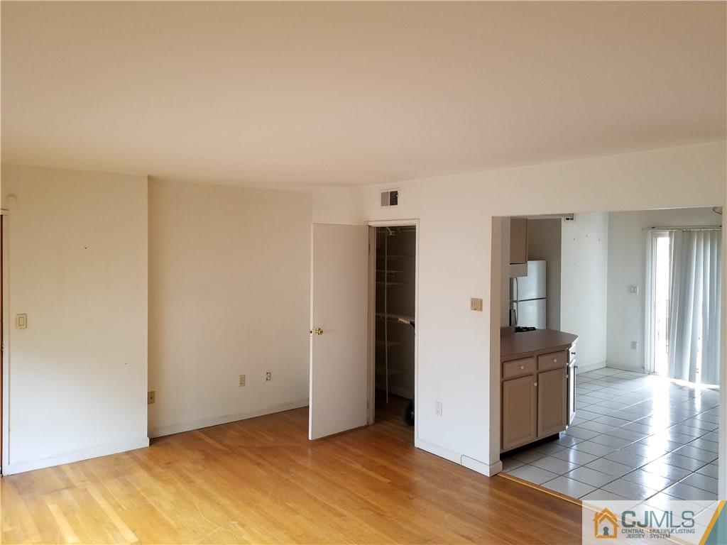182 Evergreen Road, Unit 16A Edison, NJ 08837 - Photo 10 of 17 Gallery Image 10
