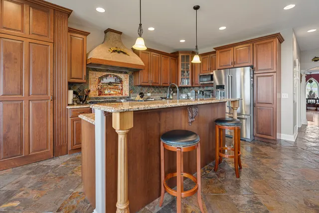 $1,200,000 | 4220 Northgate Drive, Spring Grove, IL 60081