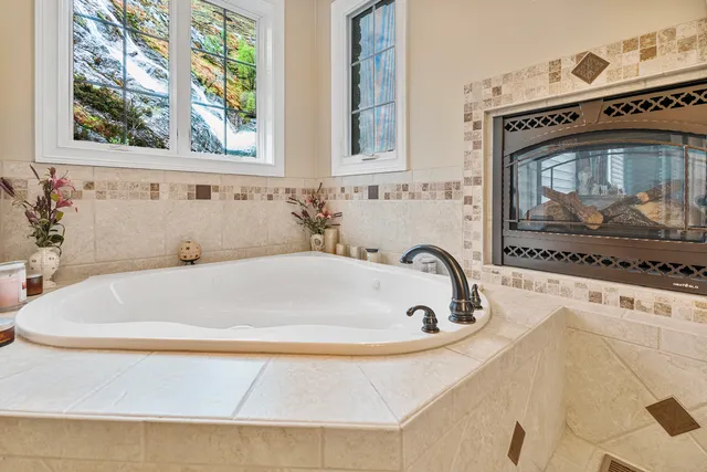 $1,200,000 | 4220 Northgate Drive, Spring Grove, IL 60081