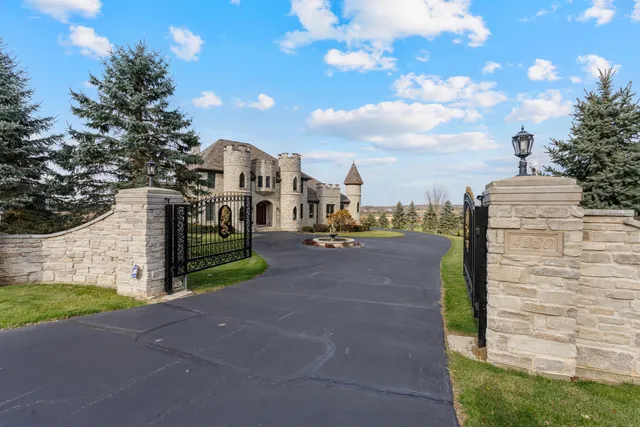 $1,200,000 | 4220 Northgate Drive, Spring Grove, IL 60081