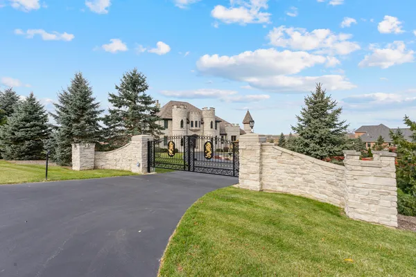 $995,000 | 4220 Northgate Drive, Spring Grove, IL 60081