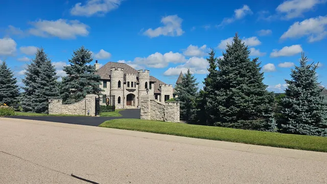 $1,200,000 | 4220 Northgate Drive, Spring Grove, IL 60081