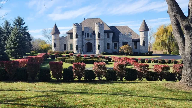 $1,200,000 | 4220 Northgate Drive, Spring Grove, IL 60081