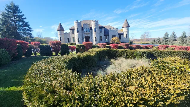 $1,200,000 | 4220 Northgate Drive, Spring Grove, IL 60081