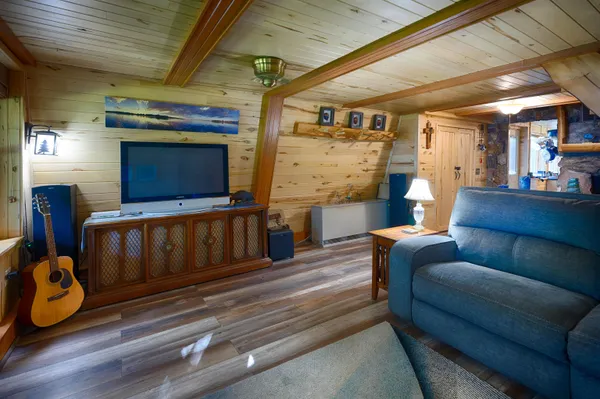 $584,000 | 2374 East Cabin Circle, Makinen, MN 55763