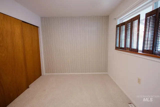 $325,000 | 120 South 11th East, Mountain Home, ID 83647