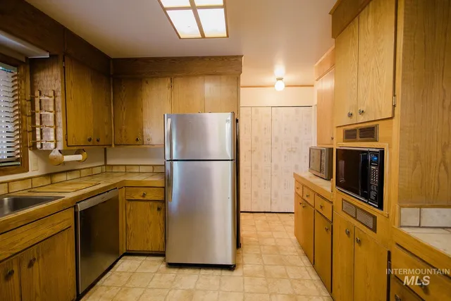 $325,000 | 120 South 11th East, Mountain Home, ID 83647