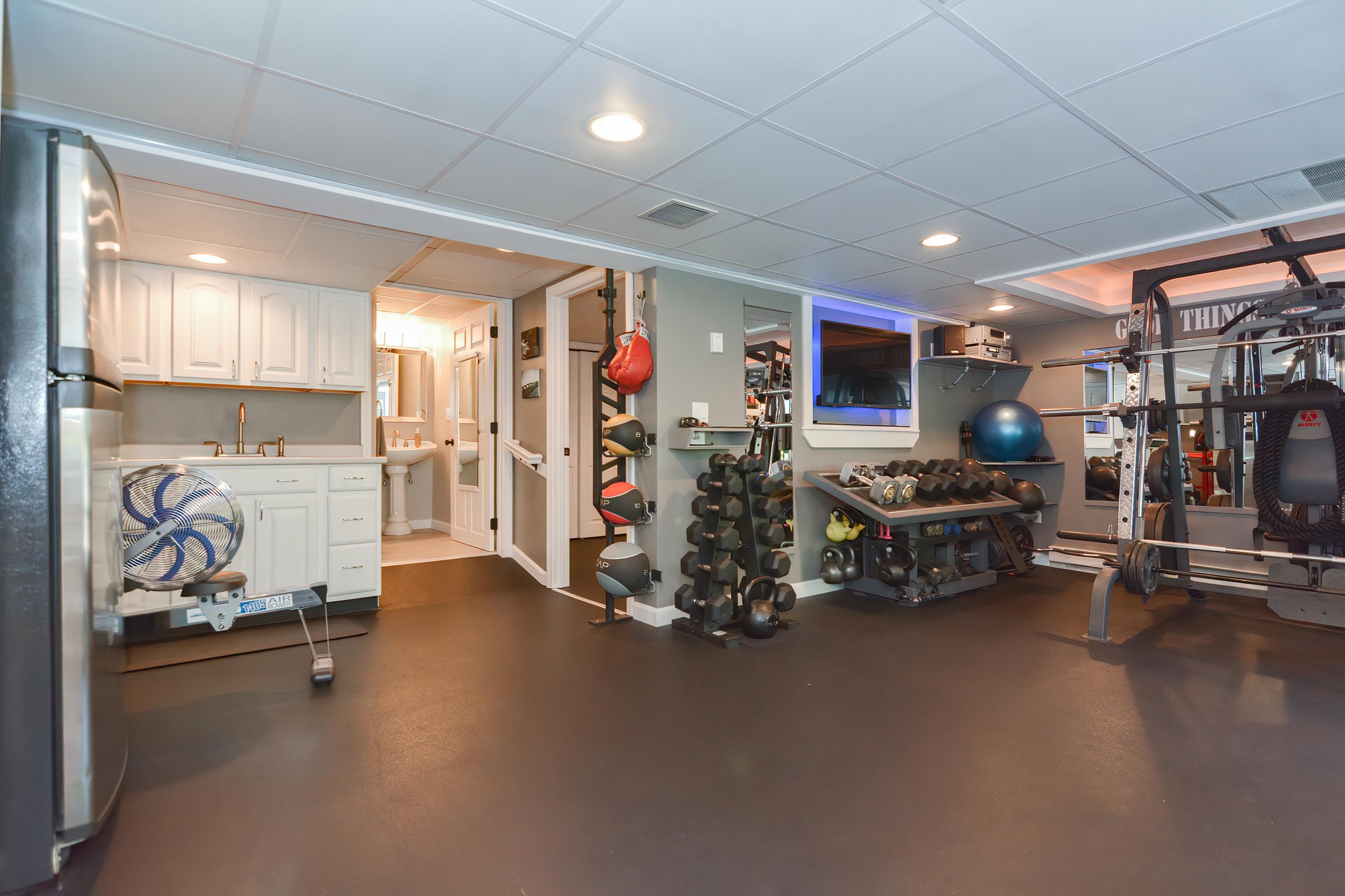 7 Dublin Road Windham, NH 03087 - Photo 22 of 38