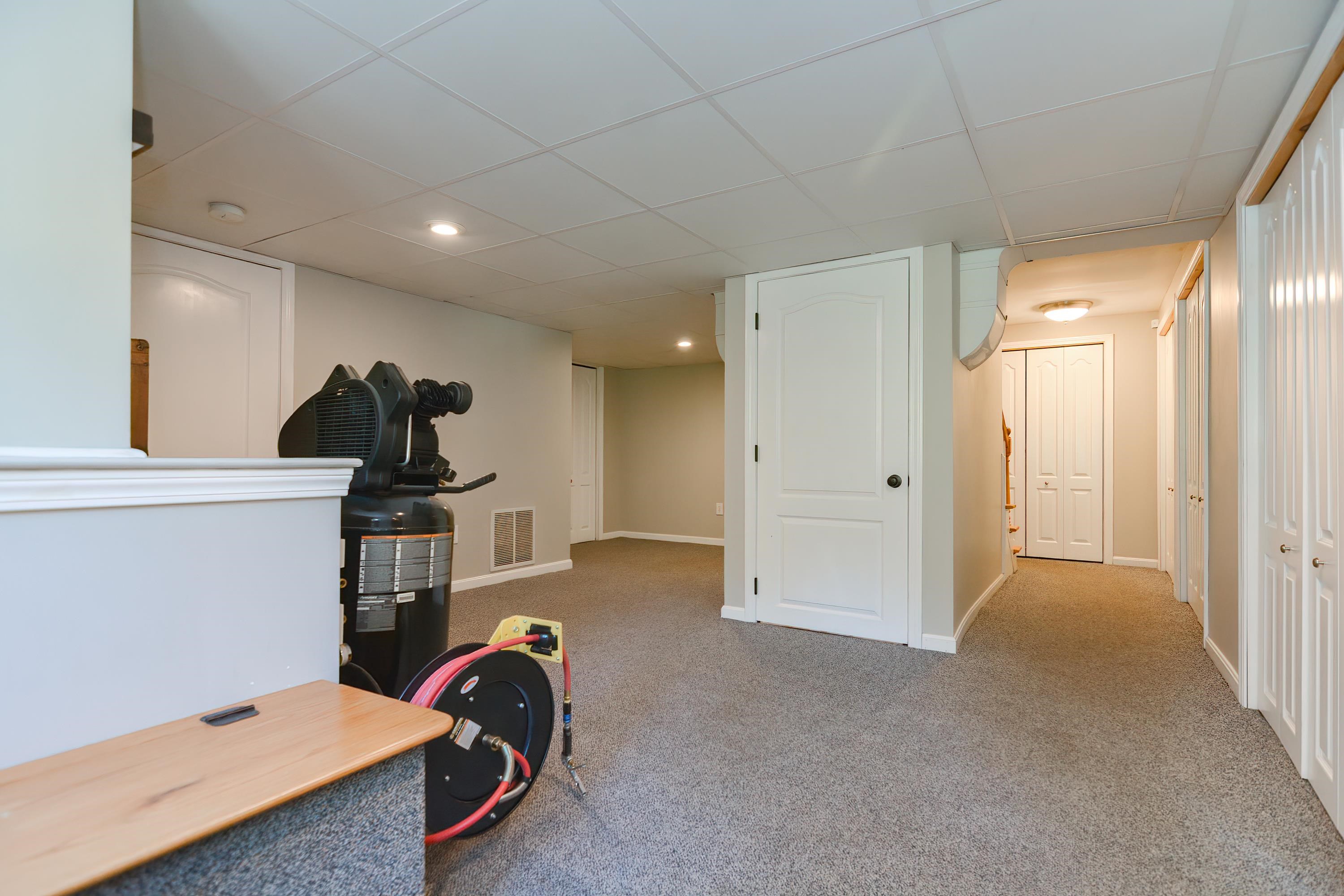 7 Dublin Road Windham, NH 03087 - Photo 27 of 38