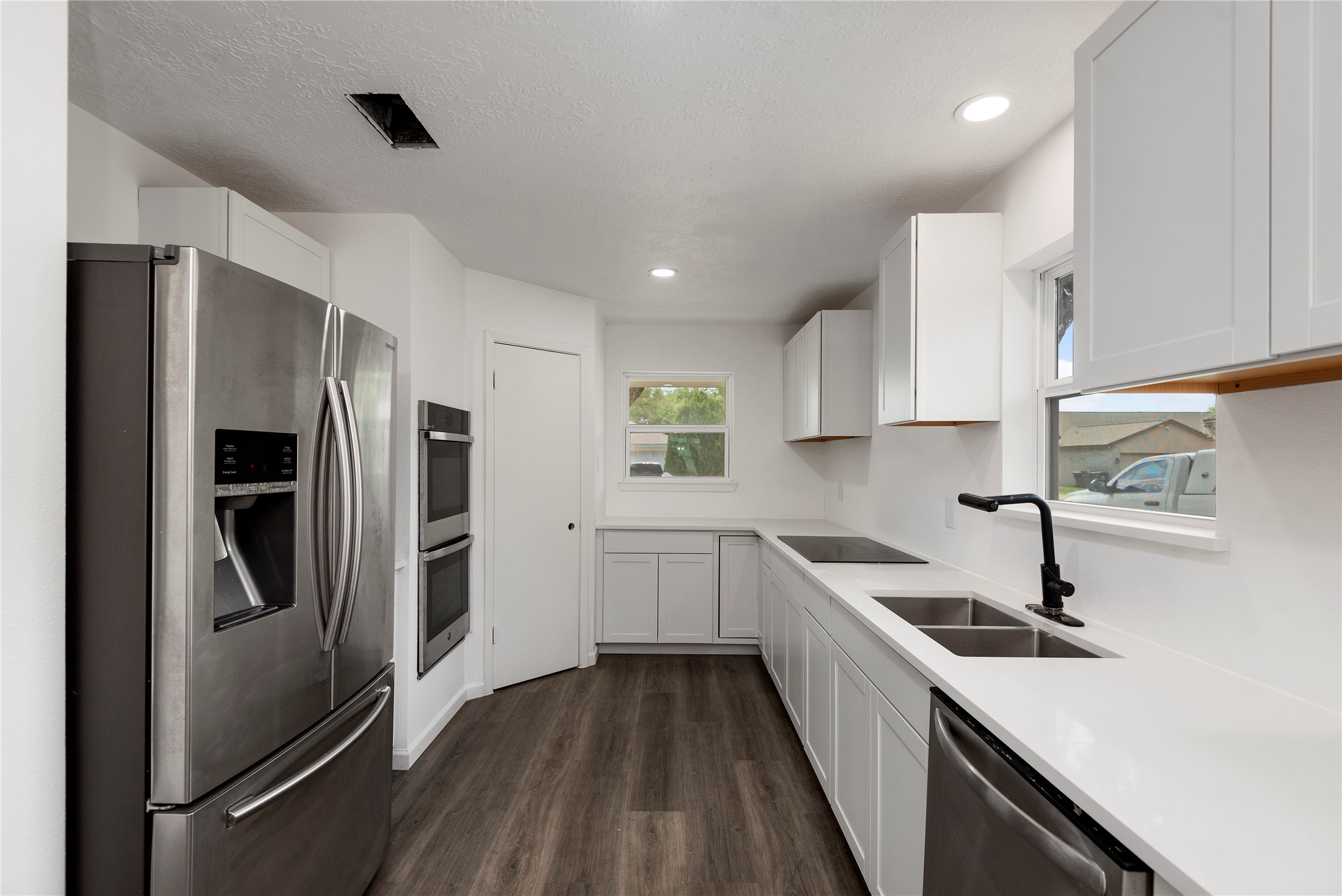 3230 Hombly Road Houston, TX 77066 - Photo 6 of 36