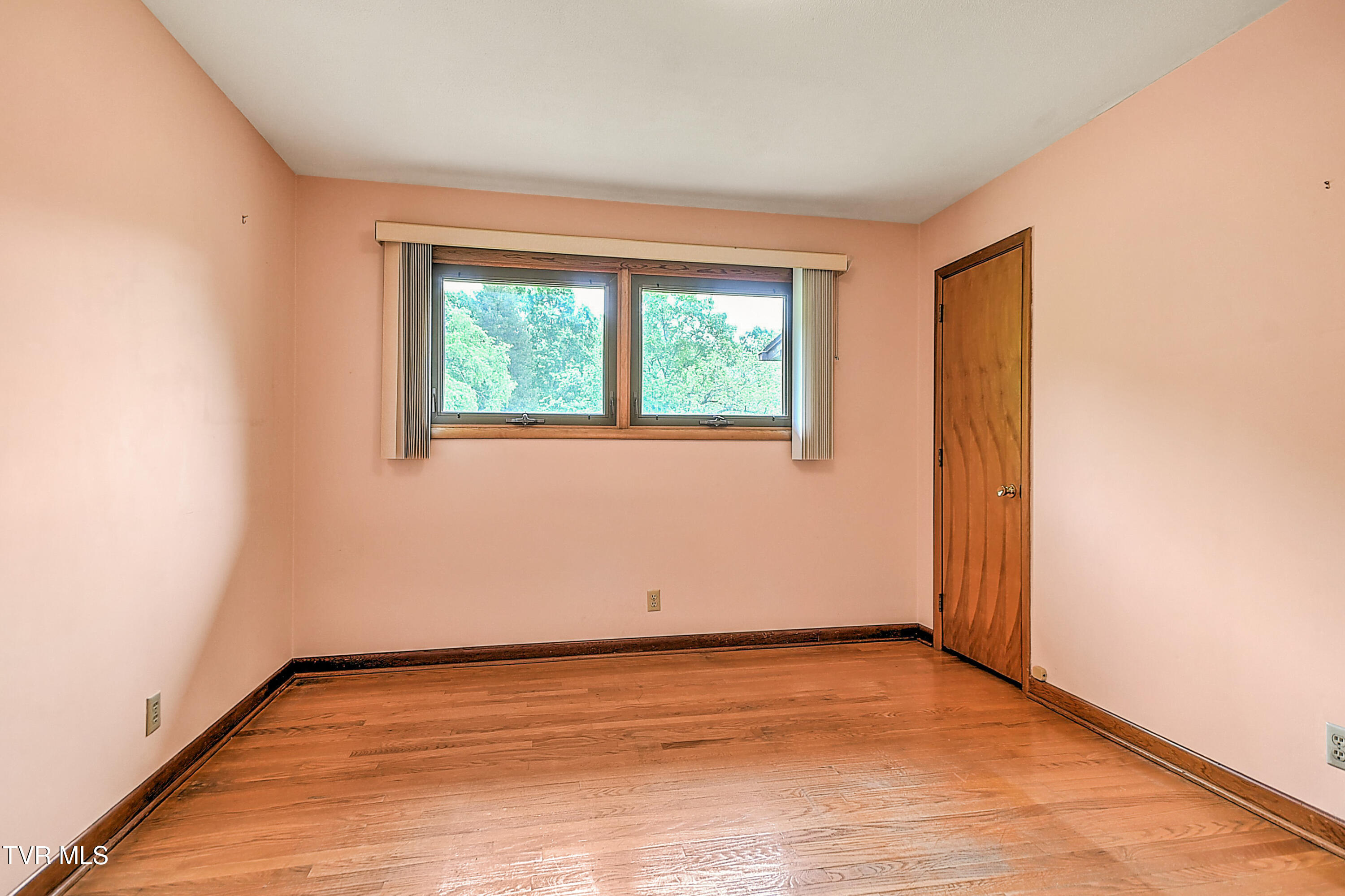 1921 Edens Ridge Road Kingsport, TN 37664 - Photo 11 of 80 1921 Edens Ridge RH-11