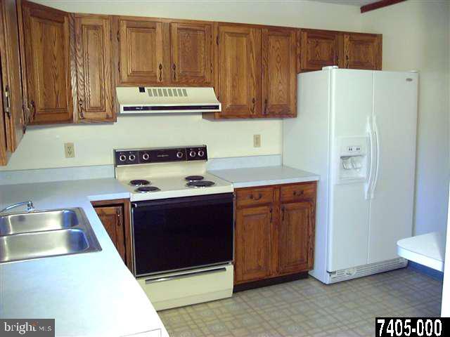 1004 Hoffman Road Windsor, PA 17366 - Photo 2 of 17