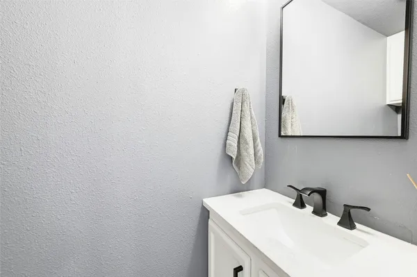 $3,100 | 1741 Spyglass Drive, Unit 119, Austin, TX 78746